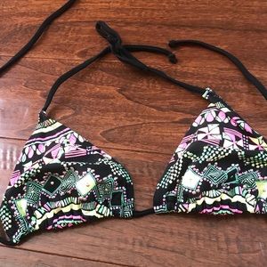 Bikini triangle top